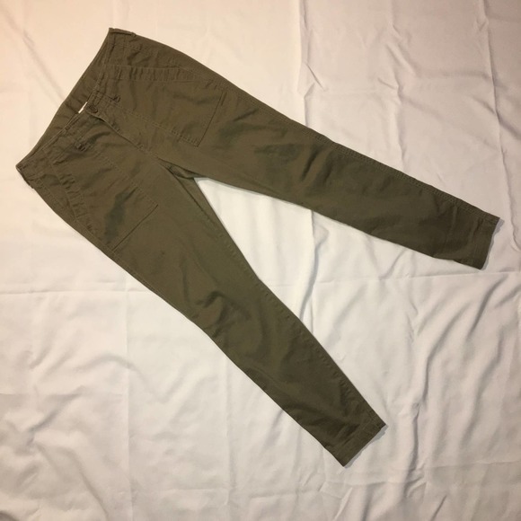 Cabi Scout Flap Button Pocket Taper Stretch Pants - Picture 2 of 16